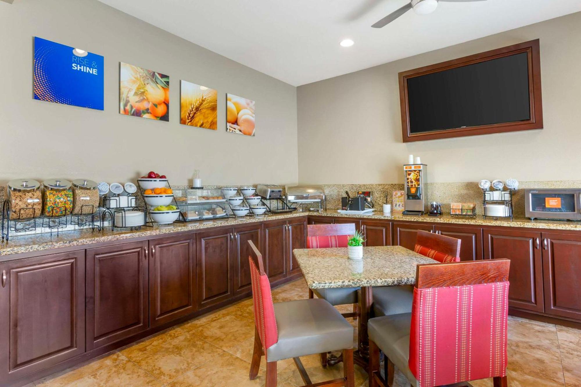 Comfort Inn West Phoenix At 27Th Ave And I-I0 מראה חיצוני תמונה