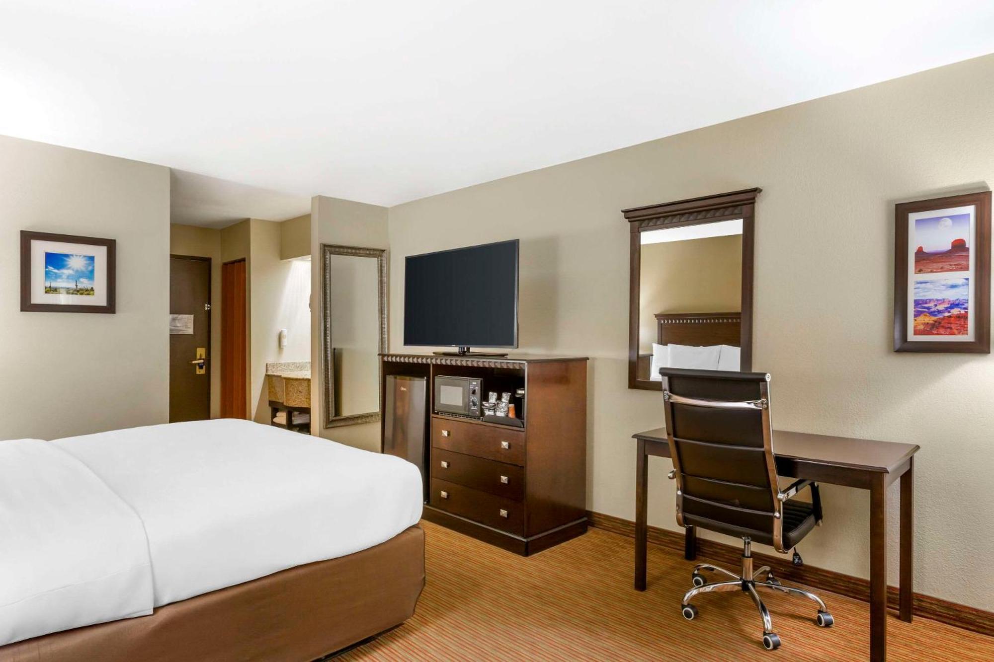 Comfort Inn West Phoenix At 27Th Ave And I-I0 מראה חיצוני תמונה