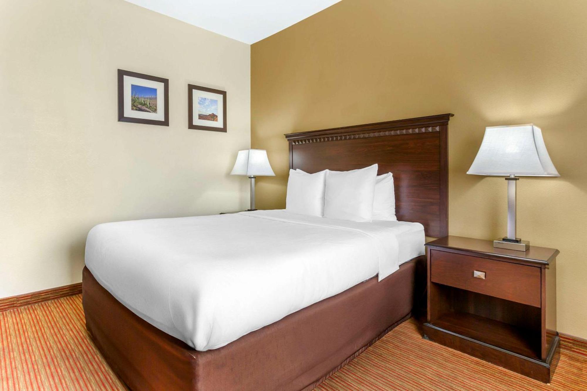 Comfort Inn West Phoenix At 27Th Ave And I-I0 מראה חיצוני תמונה
