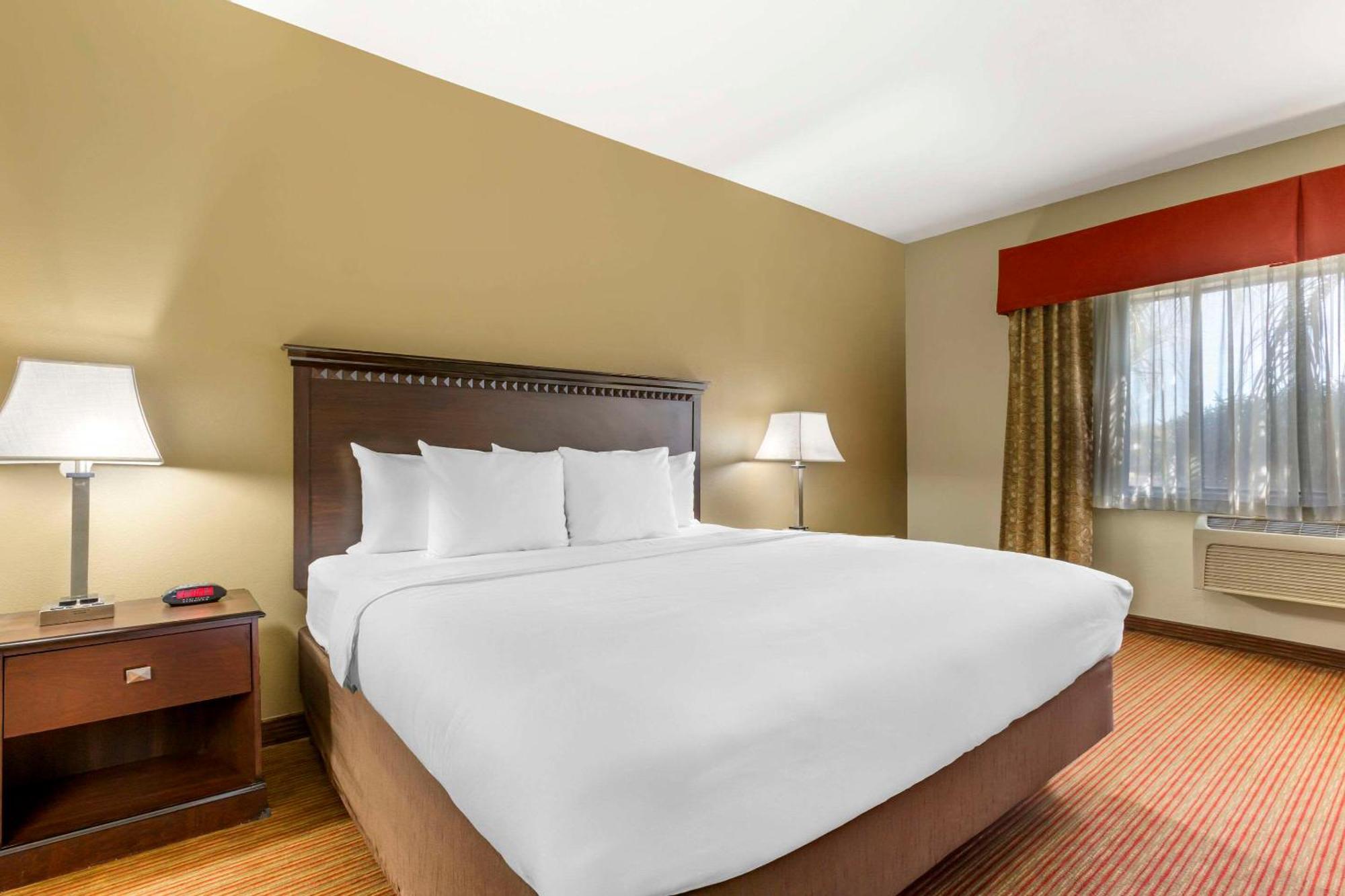 Comfort Inn West Phoenix At 27Th Ave And I-I0 מראה חיצוני תמונה